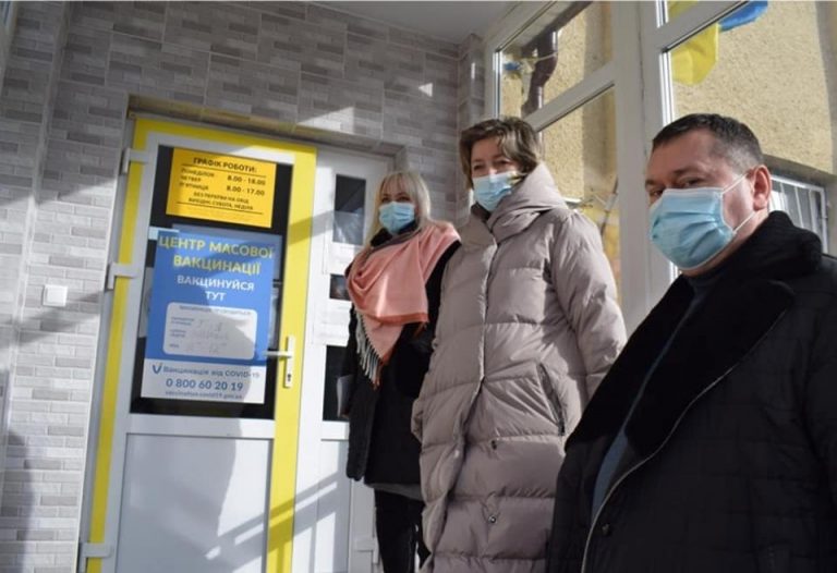 Щоб щепилося більше пенсіонерів: у Калуші відкрили ще один пункт вакцинації (ФОТО) 4 Щоб щепилося більше пенсіонерів: у Калуші відкрили ще один пункт вакцинації (ФОТО)