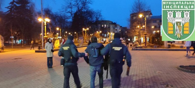 У Франківську чоловік напав на Муніципальну варту (ФОТО) 11 273447703 2291627117644202 3775038728162951737 n