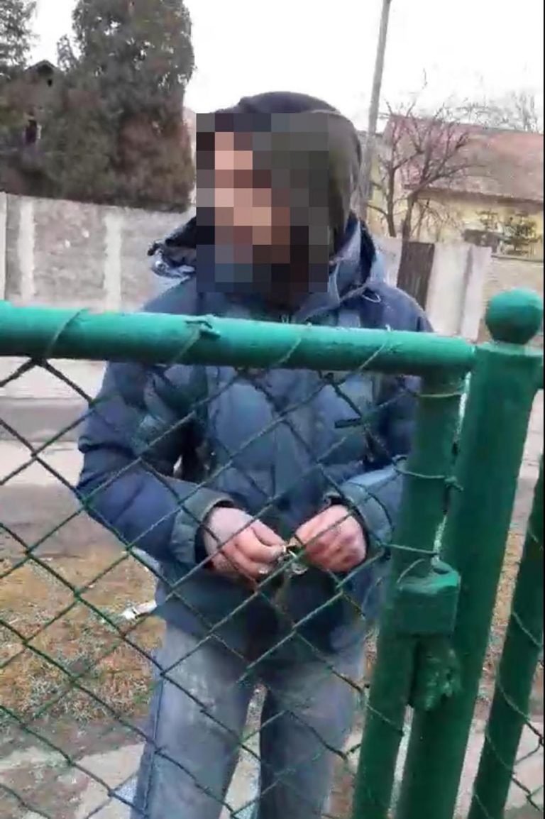 В Івано-Франківську просто посеред вулиці билися чоловіки (ФОТО)