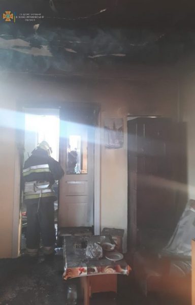 Горіла підлога: у Драгомирчанах на пожежі загинув чоловік (ФОТО)