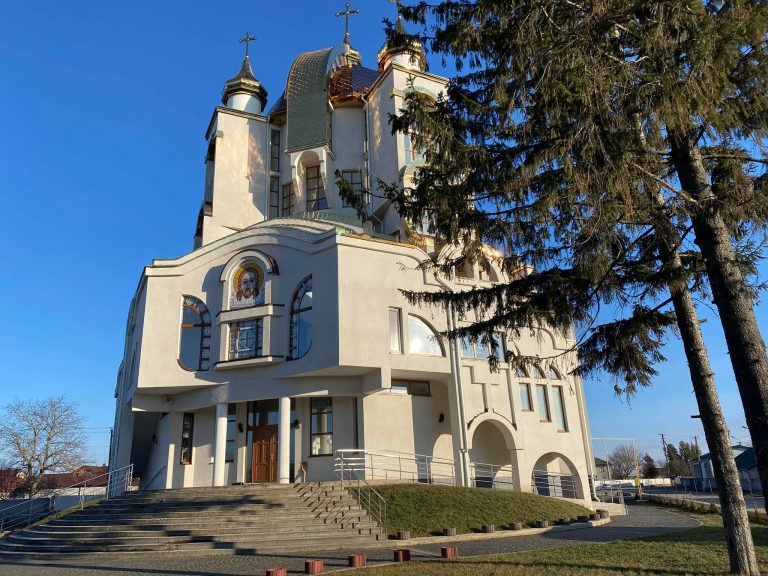Будували майже 13 років: в Котиківці на Городенківщині в липні освятять нову церкву (ФОТО) 10 Будували майже 13 років: в Котиківці на Городенківщині в липні освятять нову церкву (ФОТО)