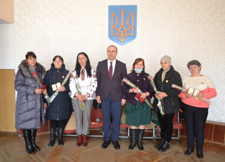 Мати-героїня: на Верховинщині почесне звання присвоїли шістьом матерям (ФОТО) 5 Мати-героїня: на Верховинщині почесне звання присвоїли шістьом матерям (ФОТО)