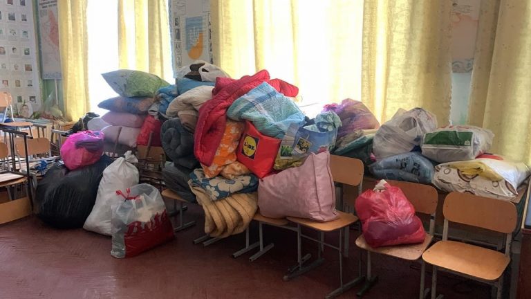 У Тлумачі збирають речі та продукти для переселенців (ФОТО) 7 274660662 1555044971547940 1467219295858327127 n