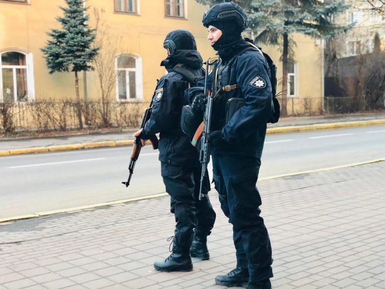 Ситуація на Прикарпатті контрольована: поліцейські цілодобово несуть службу 7 274725760 7554820427891865 433034075847630096 n 2