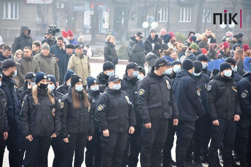 День Єднання: сотні франківців вийшли на площу Соборності (ФОТО) 13 2add1efa ac15 4da0 9bfe 22b022a4bcbc scaled