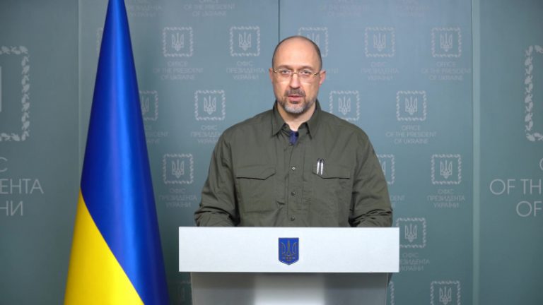 Денис Шмигаль повідомив про суттєву матеріальну підтримку військових (ВІДЕО) 9 Жодних паперів на митниці: Уряд спростив усі митні процедури
