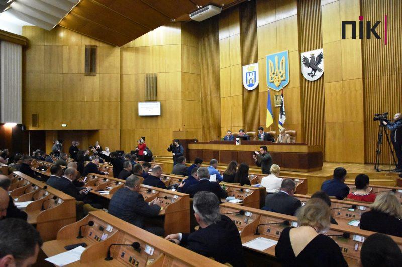 У Франківську відбулася позачергова сесія облради: що важливого розглянули депутати (ФОТО) 7 DSC 0184 scaled