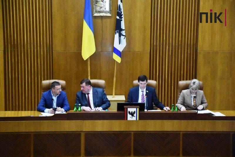 У Франківську відбулася позачергова сесія облради: що важливого розглянули депутати (ФОТО) 10 DSC 0189 scaled