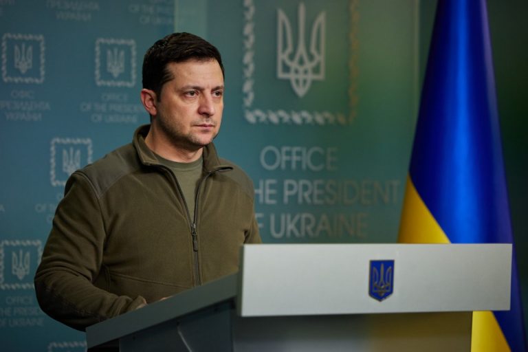 Найпотужніші сили світу спостерігають здалеку - президент Зеленський (ВІДЕО) 1 Деяк політики знову шукають "ниточки" в Росії - президент Зеленський