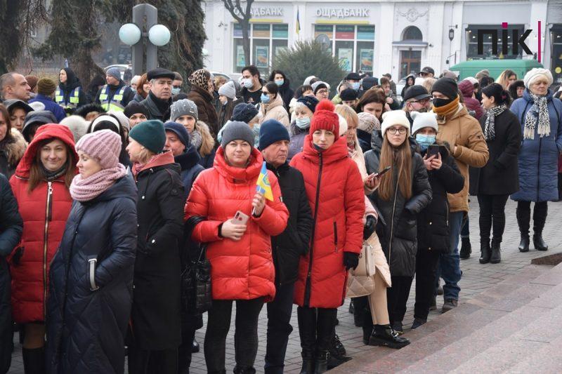 День Єднання: сотні франківців вийшли на площу Соборності (ФОТО) 6 f805e708 ade5 4625 8f07 996c90bfcab6 scaled