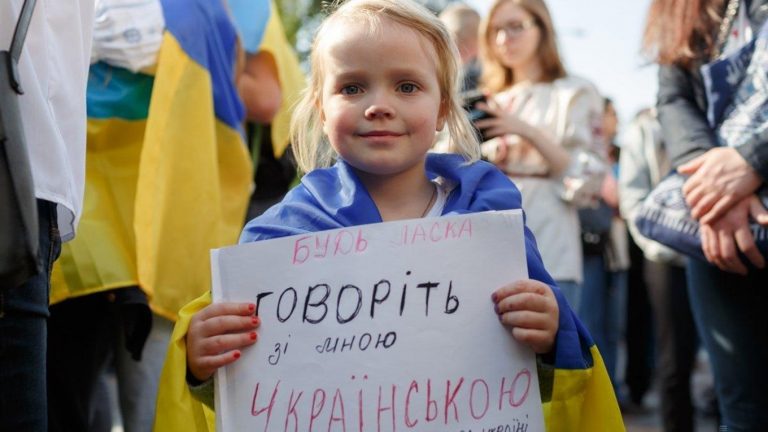Час говорити українською: люди масово відмовляються від російської мови 7 Час говорити українською: люди масово відмовляються від російської мови