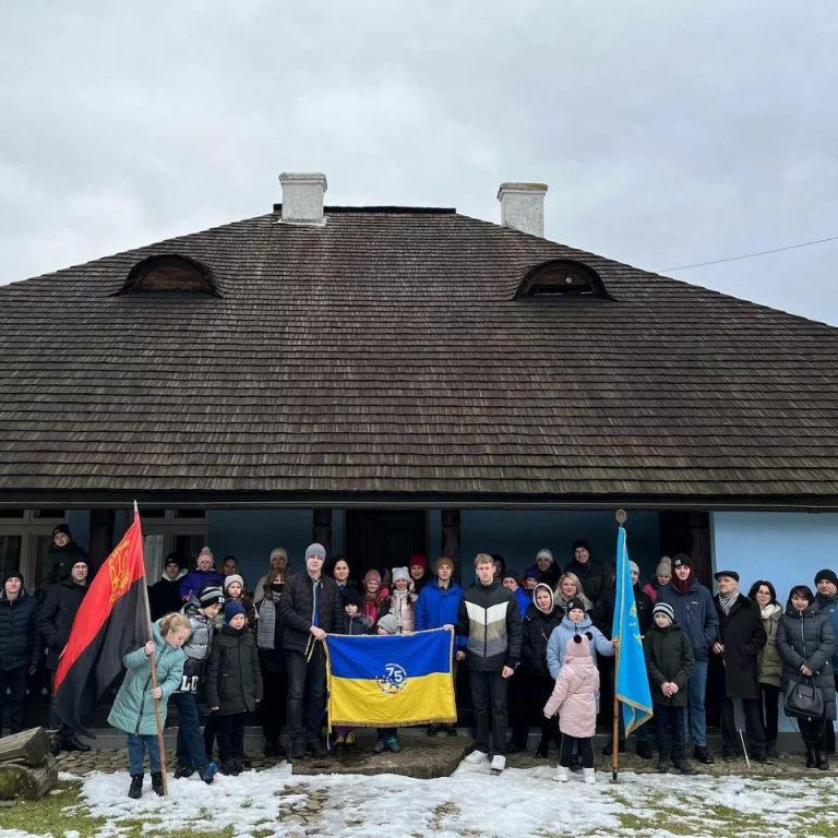 Ювілейний прапор Спілки української молоді розгорнули у Франківську (ФОТО) 4 photo 2022 02 07 12 43 42