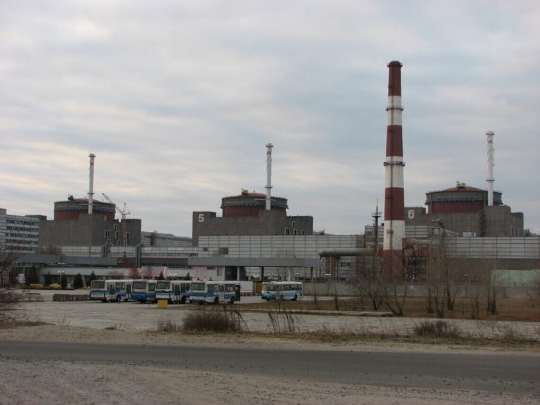 Ситуація на Запорізькій АЕС: працівників чотири дні тримають у заручниках 6 Ситуація на Запорізькій АЕС: працівників чотири дні тримають у заручниках