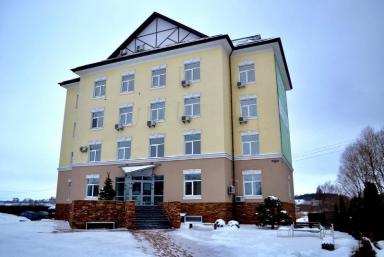 Неподалік Києва снаряд влучив у пологовий будинок 3 1646108541 274731423 1593360944378108 3657630894557144567 n 3