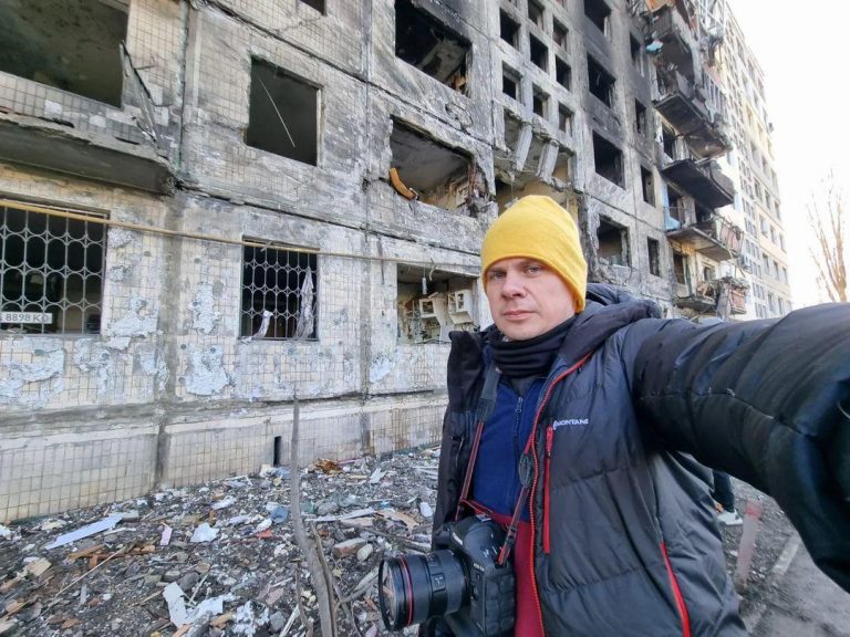 Війна навиворіт: Комаров показав знищений окупантами будинок на Оболоні (ВІДЕО) 2 1647340607 2933