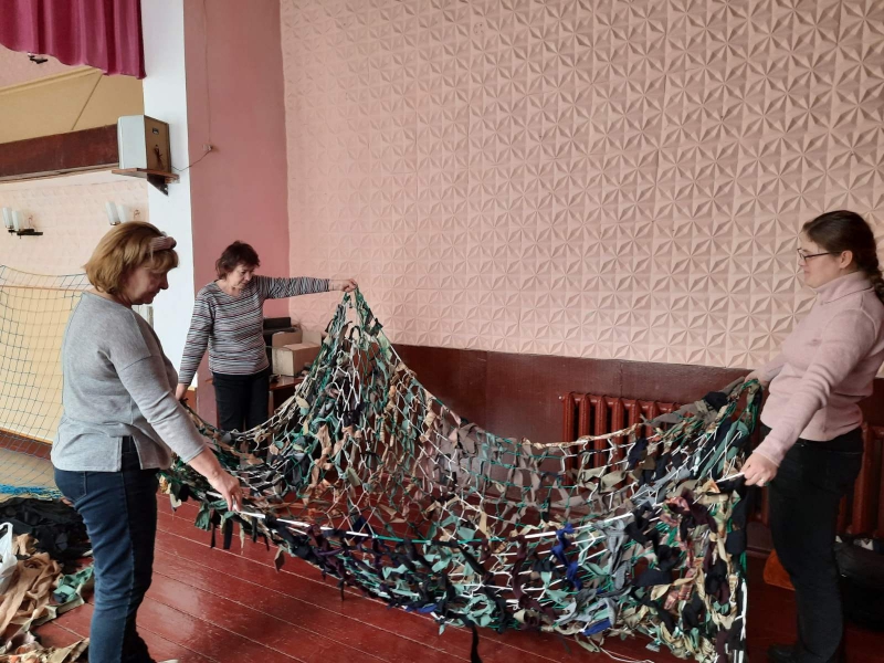 Жителів Городенки запрошують долучитися до плетіння маскувальних сіток (ФОТО)