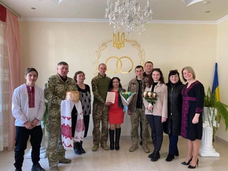 Весілля під час війни: на Городенківщині одружився військовий (ФОТО) 10 275224784 388742176398492 8555258028472605922 n