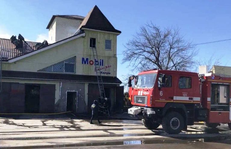 У Калуші сталася пожежа на СТО: подробиці від ДСНС (ФОТО) 4 275275466 274637238158980 827965259294580527 n