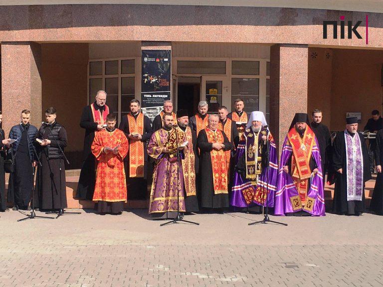 Місяць великої війни: у Франківську молилися за мир та наших захисників (ФОТО, ВІДЕО) 3 275581036 440626747752731 3466960631757682589 n