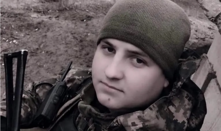 У Херсоні відспівали героя з Івано-Франківщини Ігоря Іваниковича (ВІДЕО, ФОТО) 11 275752651 463305008867327 7404619705831319272 n