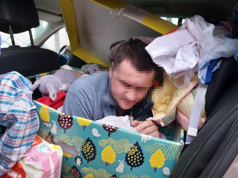 На кордоні з Молдовою прикордонники виявили бейбі-бокс з чоловіком (ФОТО) 11 На кордоні з Молдовою прикордонники виявили бейбі-бокс з чоловіком (ФОТО)