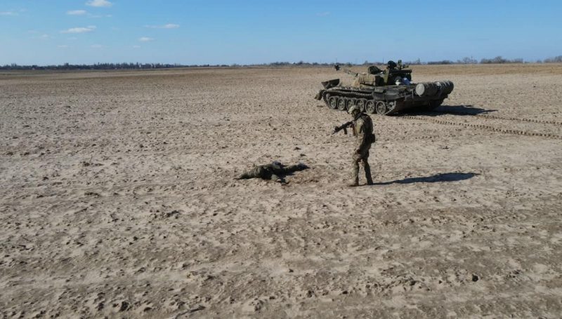 Російський танкіст за винагороду здався в полон разом з танком