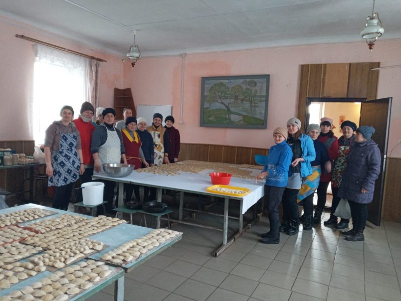 На Рогатинщині приготували 200 літрів вареників для захисників (ФОТО)
