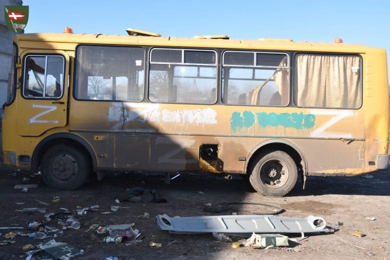 Вирішив покататися: українські захисники покарали окупанта, який вкрав шкільний автобус (ФОТО)