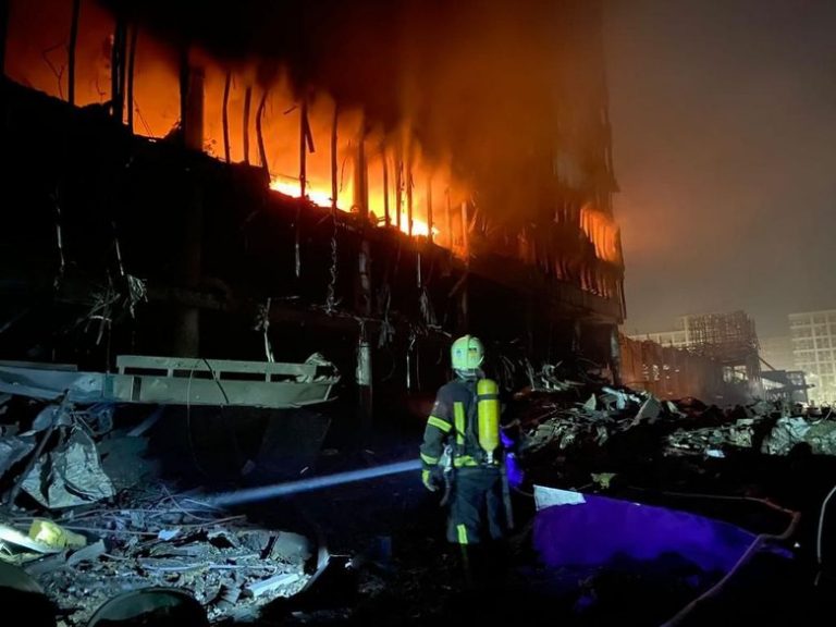 Стали відомі масштаби руйнувань та кількість жертв ракетного обстрілу в Києві