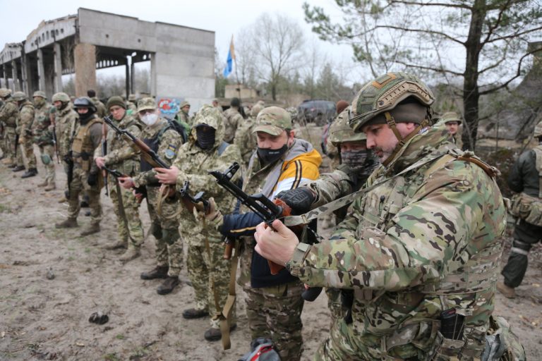 Загальна мобілізація в Україні: кого першими призивають до війська 12 golovna 12