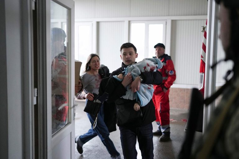 Під час обстрілів у Маріуполі ворожа куля вбила 18-місячне дитя (ФОТО) 8 image 2 3