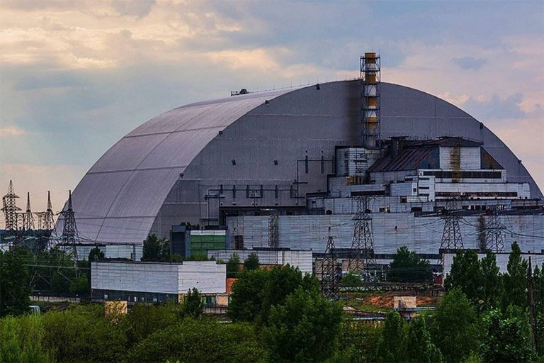 На ЧАЕС вдалося провести часткову ротацію персоналу, що перебуває у заручниках 6 konfajnment nad blokom chaes vartistyu v eur15 mlrd vvedeno v ekspluataciyu