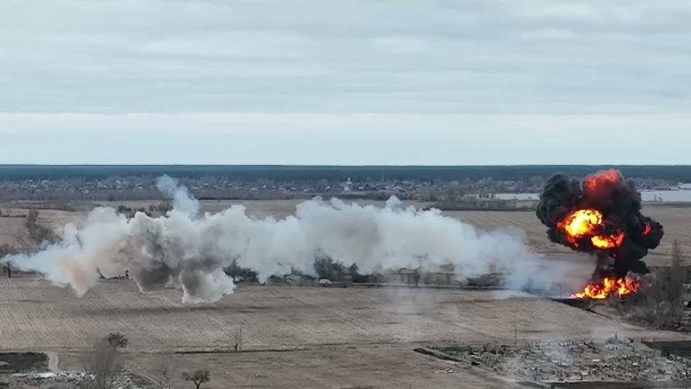 На аеродромі під Херсоном українські сили розбили окупантів 12 maxresdefault 4