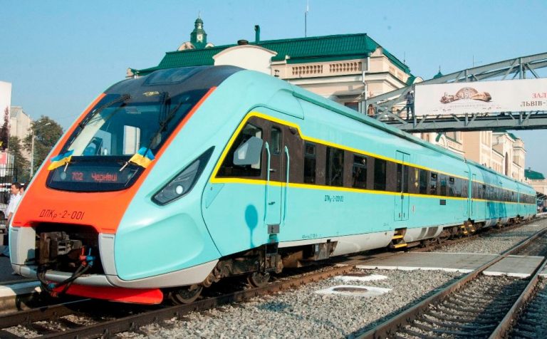 Регіональний поїзд "Чернівці – Львів" курсуватиме в експериментальному режимі 11 nnne