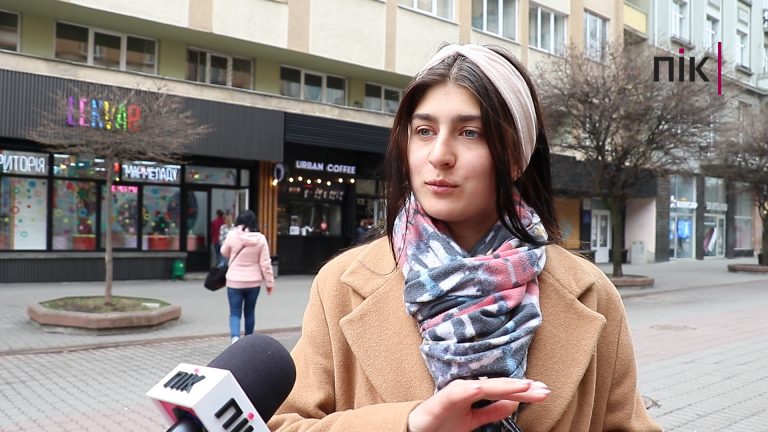 "Після Харкова сирена мені не страшна": мешканці та гості Франківська розповіли, як реагують на повітряну тривогу (ВІДЕО) 5 s2 1