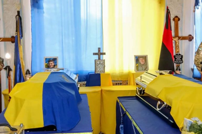 Калуш прощається із загиблими Героями – рідними братами Бутусіними (ФОТО) 2 1 4