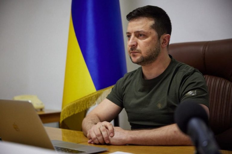 Зеленський хоче продовжити термін воєнного стану: чи надовго