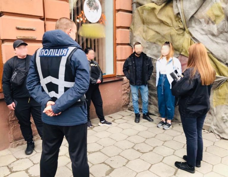 Ваш родич у біді: у Франківську аферистка ошукала людей на майже на 100 000 грн (ФОТО) 9 278103286 7747777575262815 4218076683704968681 n