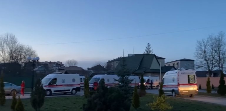 Галич: 19 "швидких" привезли постраждалих від війни (ФОТО)