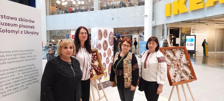 У Польщі відбулася Українська писанка, що прибула з Коломиї (ФОТО) 11 278223086 10217796661988615 2974037157956932018 n