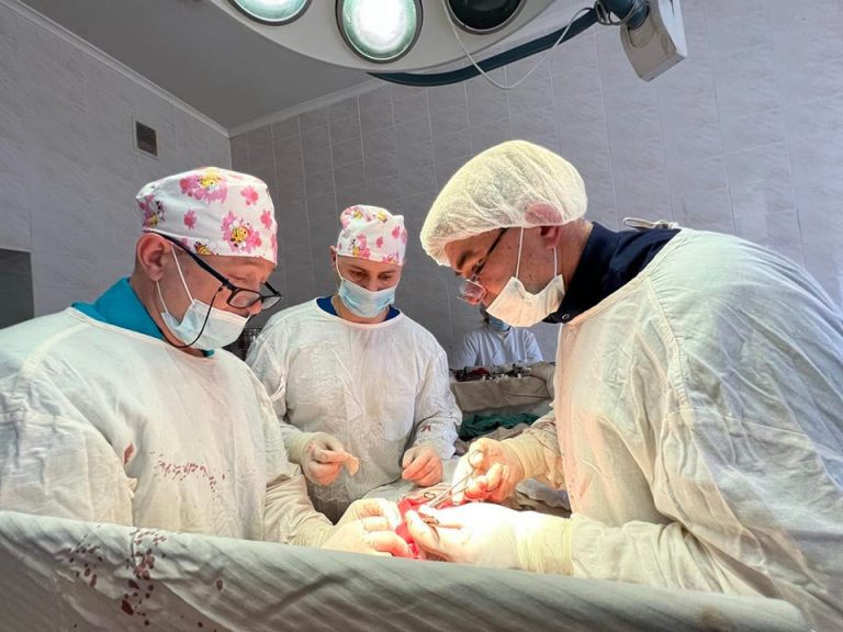 У Франківську провели ще одну унікальну операцію: керував професор Феофанов 8 278236536 475681577632958 6886625017538869738 n