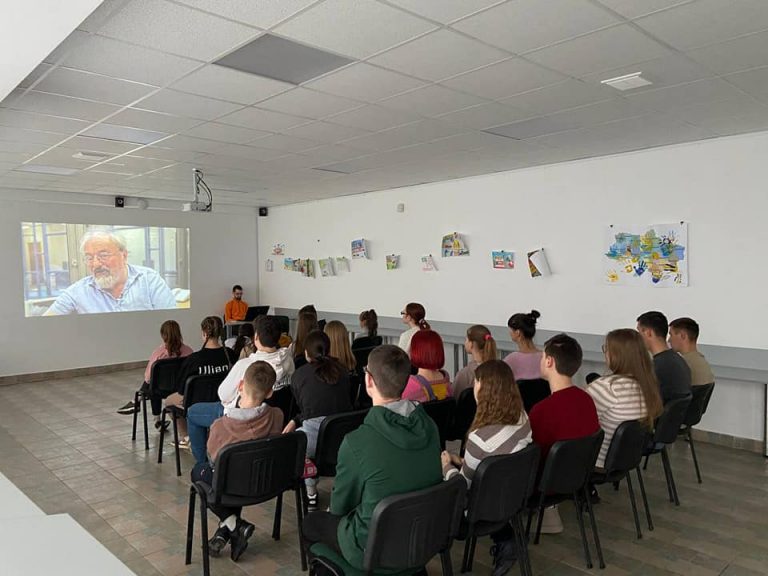 У Бурштині показали фільм Соловей співає, доки голос має (ФОТО) 6 278245541 288597270126160 3029458407316752533 n