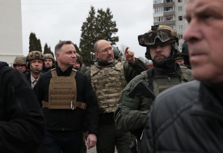 Шмигаль показав президентам Польщі, Естонії, Латвії та Литви розбомблену окупантами Бородянку (ФОТО)