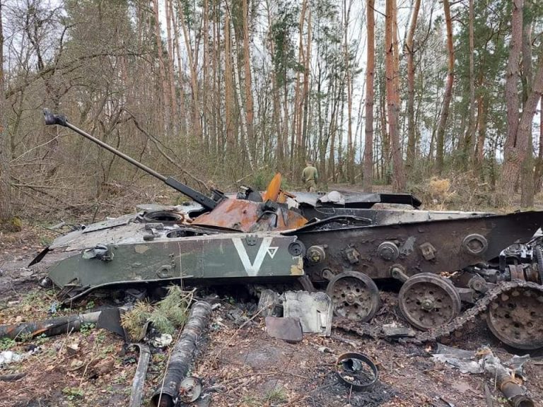 Ворог намагається вести наступ на Лиманському, Сєверодонецькому та Попаснянському напрямках - Генштаб ЗСУ