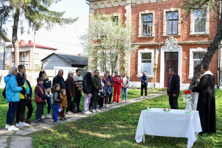 Залишилися останні штрихи: у Коломиї відкрили другий шелтер для переселенців (ФОТО)