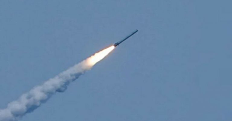 Є загиблі: у Львівській ОВА повідомили деталі ракетних ударів 5 Син служить у росармії: на Запоріжжі корегувальник вогню в суді заявив, що робив це "випадково"