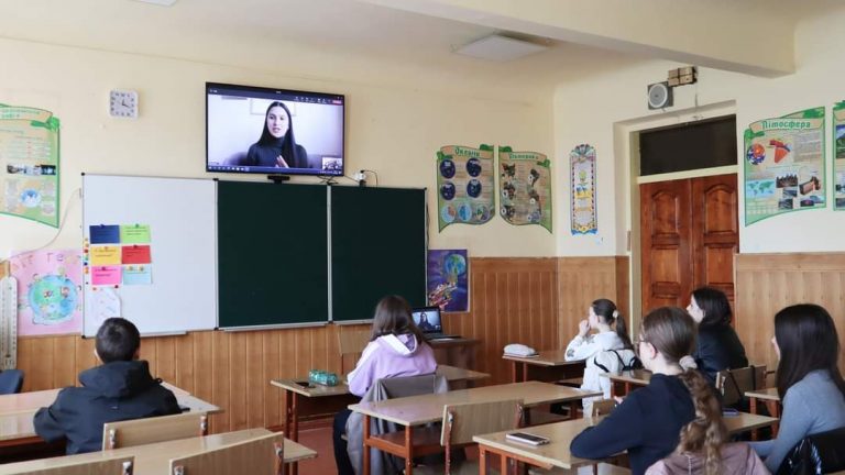 Київська школа проводить онлайн-уроки для Коломиї 4 FB IMG 1650635002718