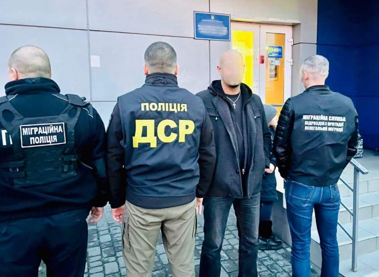 Прикарпатські правоохоронці видворили за межі країни іноземця-контрабандиста 1 FB IMG 1650874457388