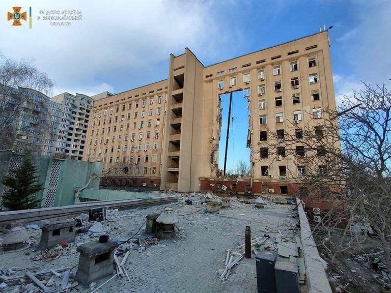 З-під завалів будівлі Миколаївської ОДА дістали 30 жертв 12 IMG 20220402 093449 116
