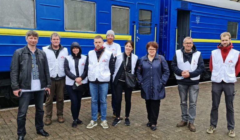Потрібні лікарі для роботи в медичному евакуаційному поїзді - МОЗ (ФОТО) 2 Потрібні лікарі для роботи в медичному евакуаційному поїзді - МОЗ (ФОТО)